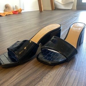 Lulus 90s strap short heel